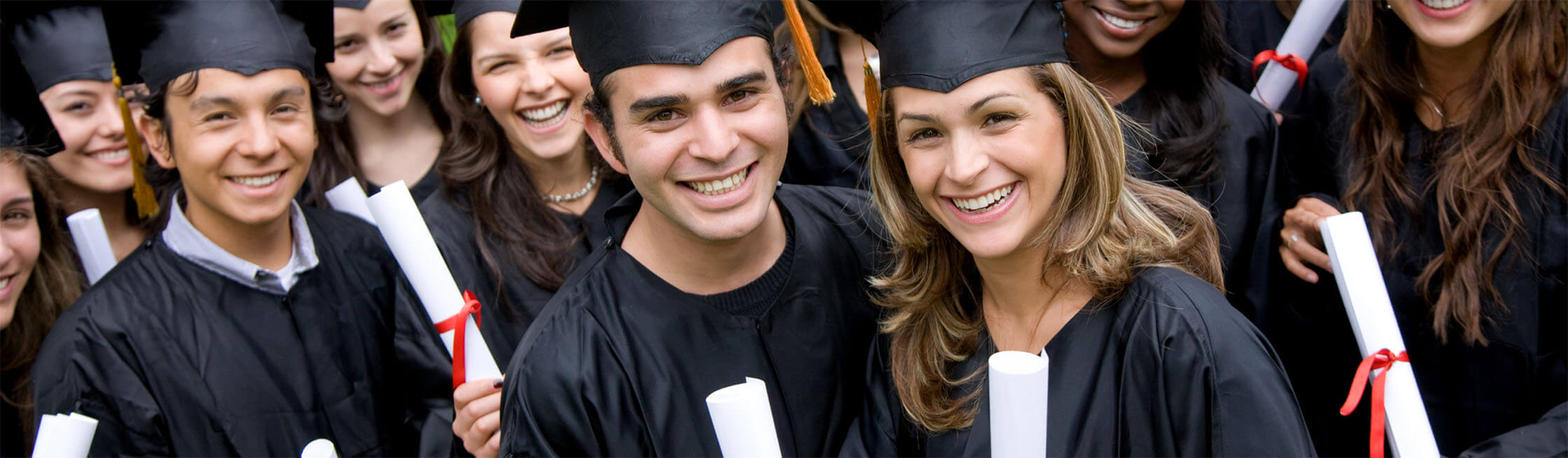 Groupes de diplômés du secondaire ou de l'université.