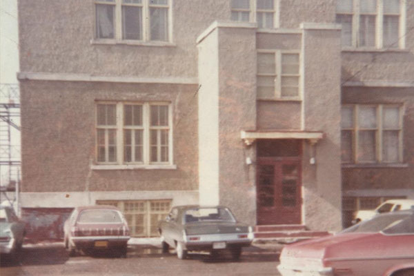 Photo de l'ancienne école Ste-Thérèse située sur la rue Michael à Cyrville, qui a accueilli l CFORP dès sa création, le 7 janvier 1974.